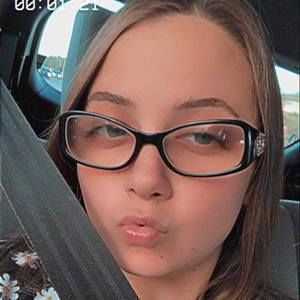 Meet your Posher, Briana